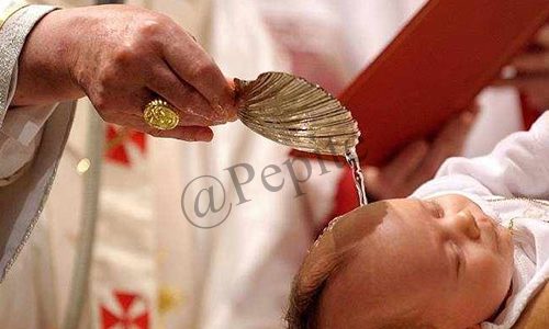 Papa Francesco :Se un bimbo piange perchè ha fame allattarlo  in chiesa si può